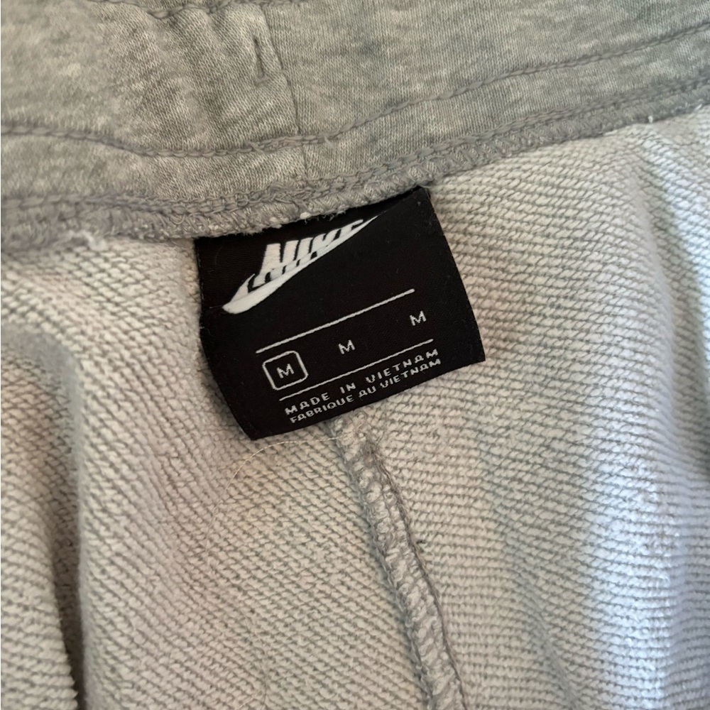 Nike sweatpants - Picture 2 of 3
